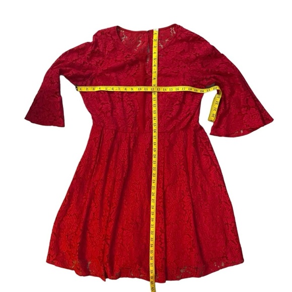 LANE BRYANT Modern Red Lace Bell Sleeve Dress with Exposed Gold Back Zip sz 16W - Picture 4 of 6